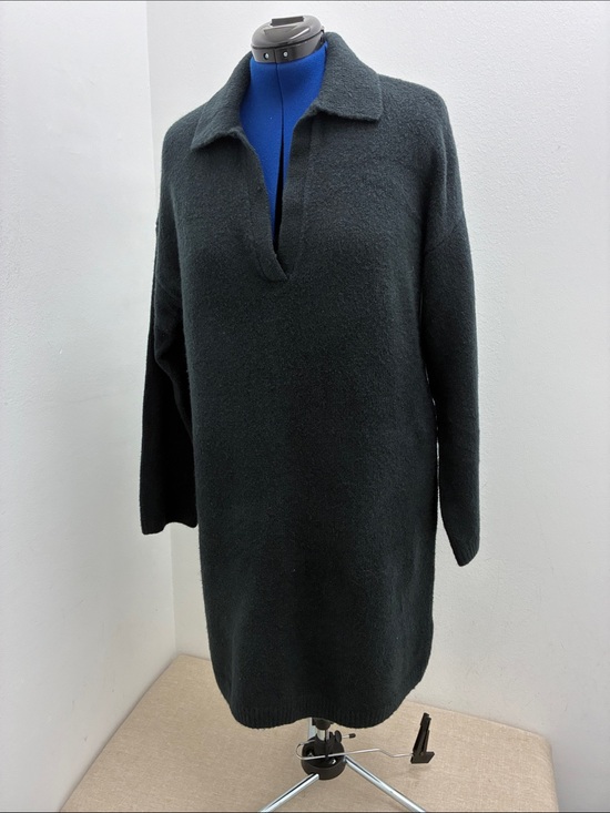 Abercrombie & Fitch Dresses & Skirts - Abercrombie & Fitch Dark Charcoal Knit Midi Dress